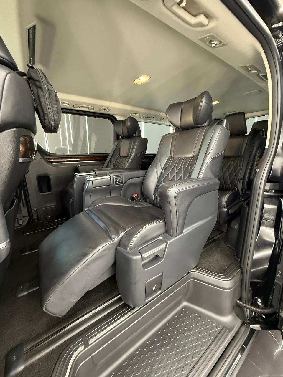 Executive leather seating